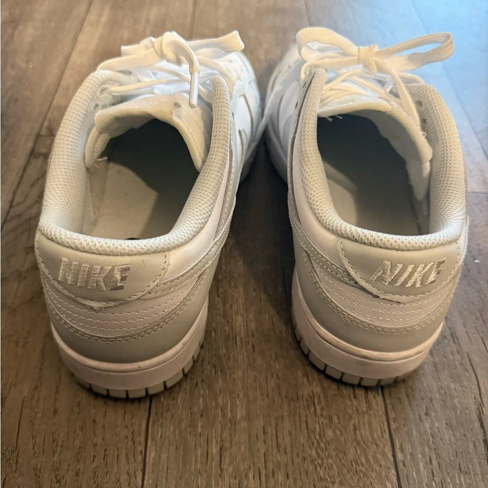 Nike Women's White and blue Sneakers